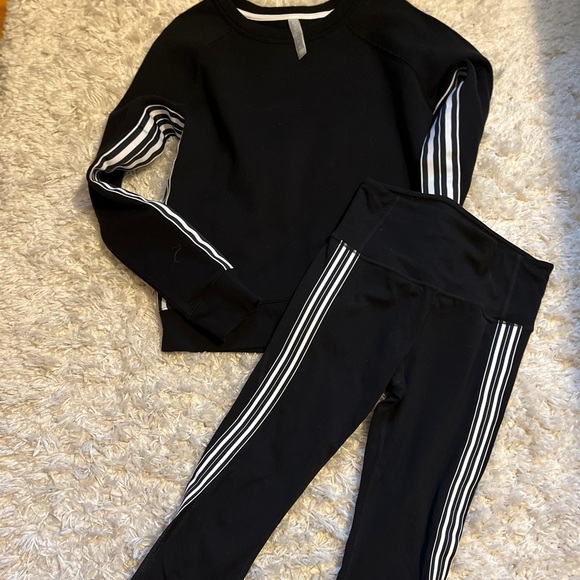 Set Athleta side stripe salutation 7/8 right & sweater size S - Picture 1 of 10